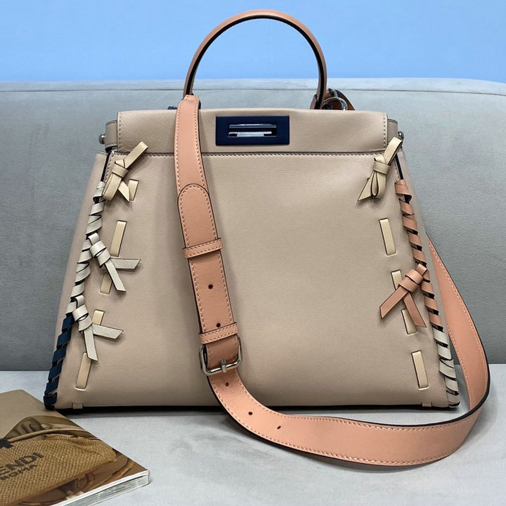 フェンディ FENDI 168-FD5610MQF　2021年最新入荷 ピーカブー トートバッグ トップハンドルバッグ ハンドバッグ 2way 斜め掛け ショルダーバッグ カーフレザー