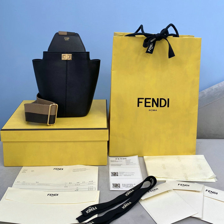 フェンディ FENDI 168-FD8301PBK　2021年最新入荷 ウェストバッグ チェストバッグ クロスボディバッグ