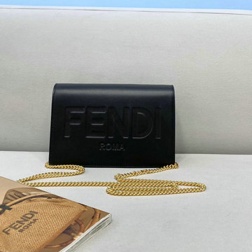 フェンディ FENDI 168-FD8367BK　2021年最新入荷 チェーンウォレット 斜め掛け ショルダーバッグ クロスボディバッグ レディースかばん スクエアバッグ
