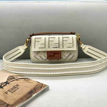 フェンディ FENDI 168-FD8372ASB　2021年最新入荷 バゲット トップハンドルバッグ 2way 斜め掛け ショルダーバッグ カーフレザー レディースかばん