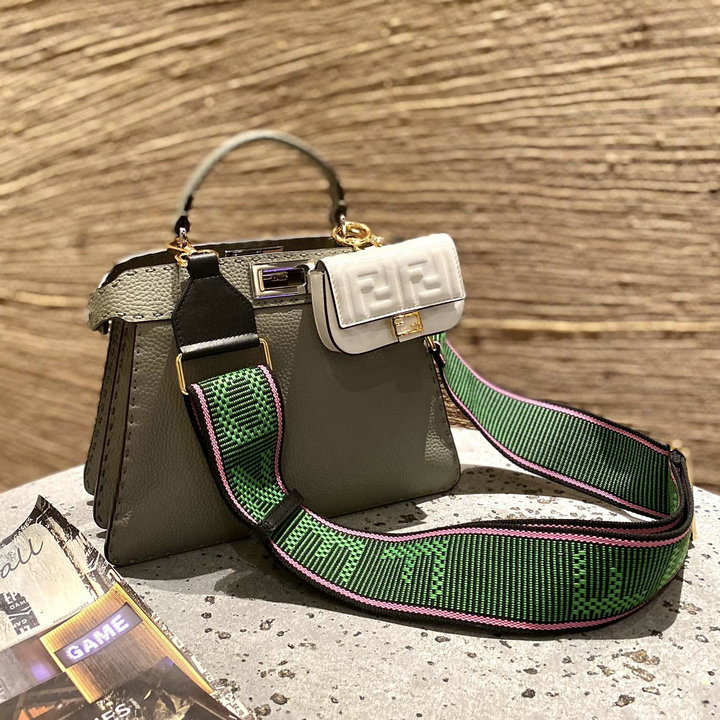 フェンディ FENDI 168-FD80012HS　2021年最新入荷 ピーカブー トートバッグ トップハンドルバッグ ハンドバッグ 2way 斜め掛け ショルダーバッグ