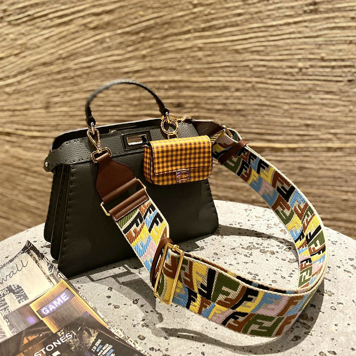 フェンディ FENDI 168-FD80012MG　2021年最新入荷 ピーカブー トートバッグ トップハンドルバッグ ハンドバッグ 2way 斜め掛け ショルダーバッグ