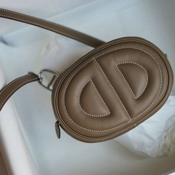 エルメス HERMES 3589-HLP18SH 2021最新入荷 イン ザ ループ 斜め掛け ショルダーバッグ クロスボディバッグ ラウンドバッグ レディースかばん swift スイフトレザー