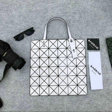 商品名称：バオバオイッセイミヤケ BAOBAO issey miyake 99-ISM666WBS　2021年最新色入荷 トートバッグ ハンドバッグ