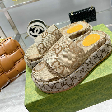 商品名称：グッチ GUCCI 26-GGJ21042　2021年秋冬最新入荷 ウィメンズ フラットフォーム スライドサンダル 厚底ソール レディース スリッパ ラムスキン