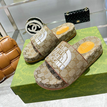商品名称：グッチ GUCCI 26-GGJ21043　2021年秋冬最新入荷 ウィメンズ フラットフォーム スライドサンダル 厚底ソール レディース スリッパ ラムスキン