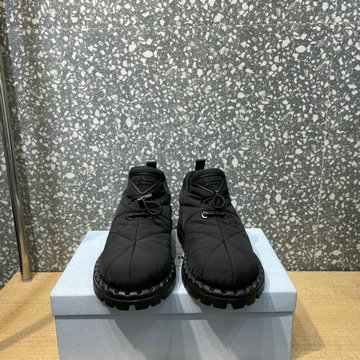 プラダ PRADA 26-PDJ21001BK　2021年最新入荷 パデッドナイロン スリッポン フラットシューズ スニーカー 男女兼用 スポーツバッグ