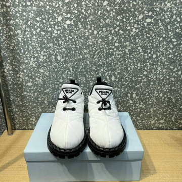 プラダ PRADA 26-PDJ21001BS　2021年最新入荷 パデッドナイロン スリッポン フラットシューズ スニーカー 男女兼用 スポーツバッグ