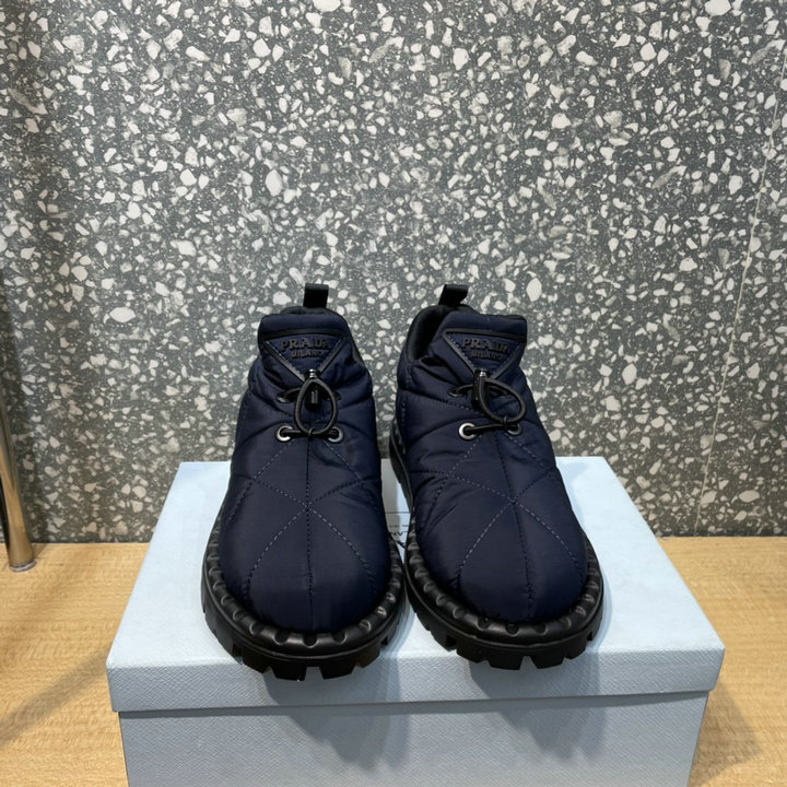 商品名称：プラダ PRADA 26-PDJ21001SL　2021年最新入荷 パデッドナイロン スリッポン フラットシューズ スニーカー 男女兼用 スポーツバッグ