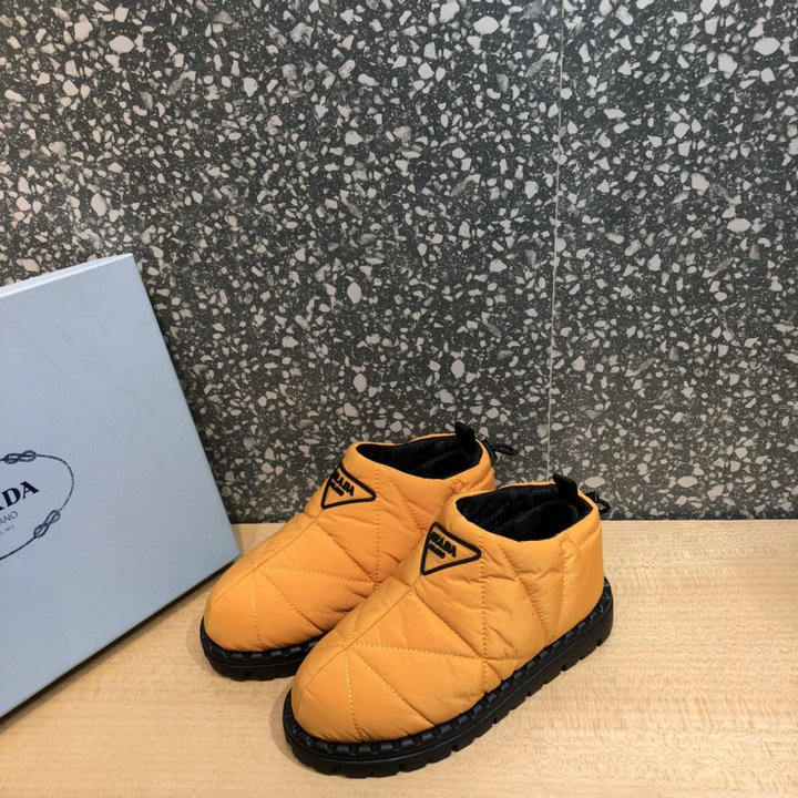 プラダ PRADA 26-PDJ21003CS　2021年最新入荷 パデッドナイロン スリッポン フラットシューズ スニーカー 男女兼用 スポーツバッグ