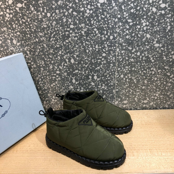プラダ PRADA 26-PDJ21003JG　2021年最新入荷 パデッドナイロン スリッポン フラットシューズ スニーカー 男女兼用 スポーツバッグ