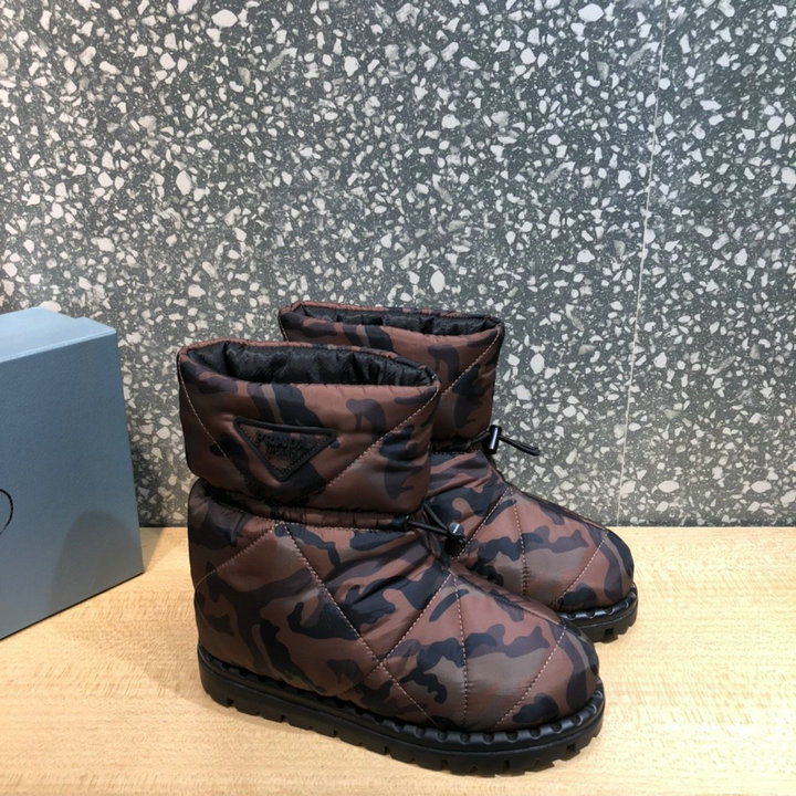 プラダ PRADA 26-PDJ21004MK　2021年最新入荷 パデッドナイロン ブーティー ショートブーツ フラットシューズ 男女兼用 スノーブーツ