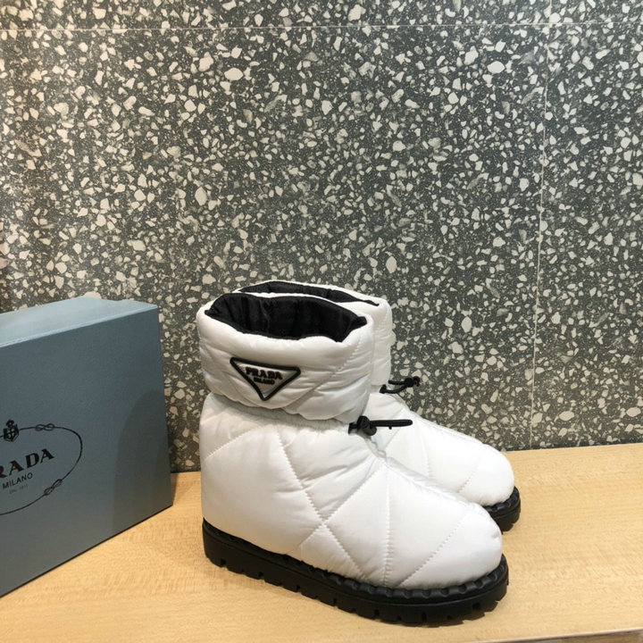 プラダ PRADA 26-PDJ21004QB　2021年最新入荷 パデッドナイロン ブーティー ショートブーツ フラットシューズ 男女兼用 スノーブーツ