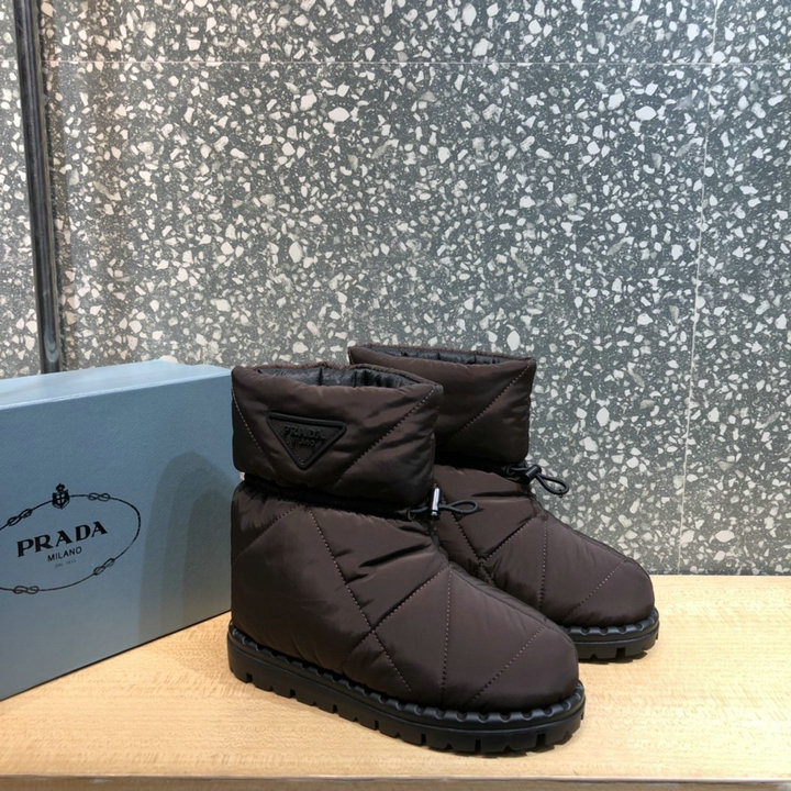 プラダ PRADA 26-PDJ21004QS　2021年最新入荷 パデッドナイロン ブーティー ショートブーツ フラットシューズ 男女兼用 スノーブーツ