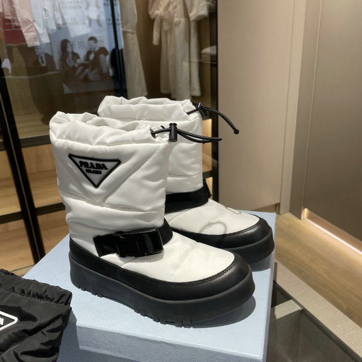 プラダ PRADA 26-PDJ21013　2021年最新入荷 ナイロンギャバジン ブーティー ショートブーツ フラットシューズ レディースシューズ 靴 レザー トライアングルロゴ