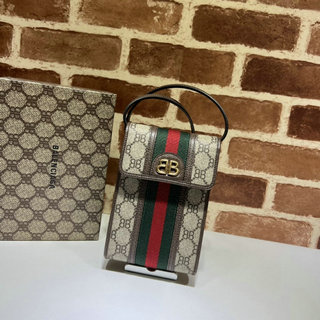 商品名称：グッチ GUCCI 057-GG680130KF　2021年最新入荷 斜め掛け ショルダーバッグ 携帯ケース スマートフォンケース クロスボディバッグ