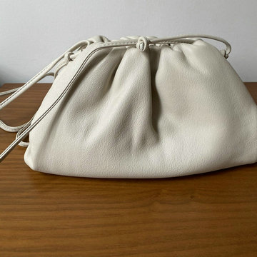 ボッテガヴェネタ BOTTEGAVENETA aj-BOV576227XPBS　2021年最新入荷 ミニ ザ ポーチ 斜め掛け ショルダーバッグ クロスボディバッグ レディースかばん