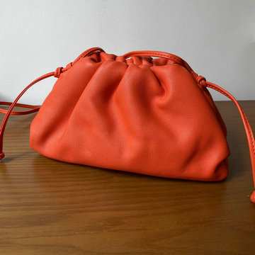 ボッテガヴェネタ BOTTEGAVENETA aj-BOV576227XPCR　2021年最新入荷 ミニ ザ ポーチ 斜め掛け ショルダーバッグ クロスボディバッグ レディースかばん