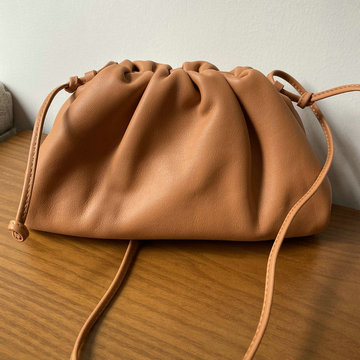 ボッテガヴェネタ BOTTEGAVENETA aj-BOV576227XPTH　2021年最新入荷 ミニ ザ ポーチ 斜め掛け ショルダーバッグ クロスボディバッグ レディースかばん