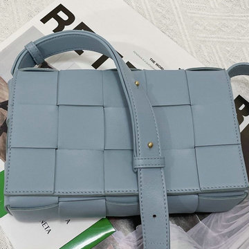 ボッテガヴェネタ BOTTEGAVENETA aj-BOV578004QL　2021年最新入荷 パデッド カセット 斜め掛け ショルダーバッグ レディースかばん ラムスキン