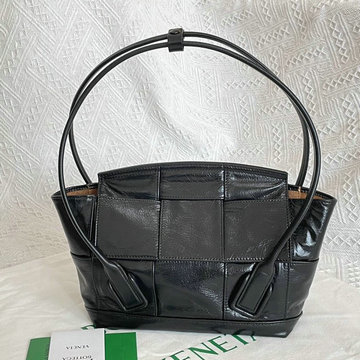 ボッテガヴェネタ BOTTEGAVENETA aj-BOV666874BK　2021年最新入荷 ザ アルコ ミニ トップハンドルバッグ トートバッグ ハンドバッグ 2way 斜め掛け ショルダーバッグ