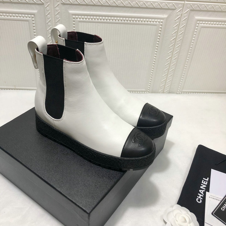 シャネル CHANEL 26-CHJ21059　2021年秋冬最新入荷 ショートブーツ フラットシューズ 厚底 レディースシューズ カジュアルシューズ カーフレザー