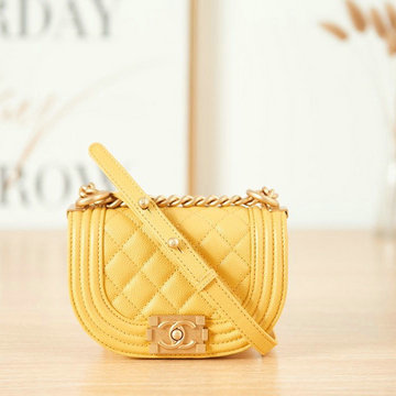 シャネル CHANEL CC-CH3315YL　2022年最新入荷 BOY ミニ メッセンジャーバッグ 斜め掛け ショルダーバッグ クロスボディバッグ レディースかばん