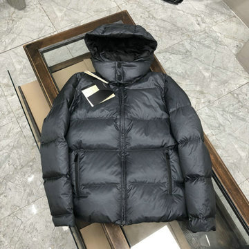 商品名称：フェンディ FENDI MS-YFFD22003　2022年秋冬最新入荷 リバーシブル ダウンジャケット 暖かい 防寒 長袖 フーディーダウン トップスコート ロングスリーブ アウター