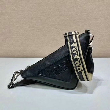 商品名称：プラダ PRADA GH-PD2VH155BK　2022年最新入荷 トライアングル サフィアーノレザーバッグ 斜め掛け ショルダーバッグ クロスボディバッグ レディースかばん