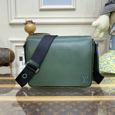 ルイヴィトン LOUISVUITTON 057-M30861　2022年最新作 ディストリクト PM NV3 メッセンジャーバッグ 斜め掛け ショルダーバッグ メンズかばん クロスボディバッグ