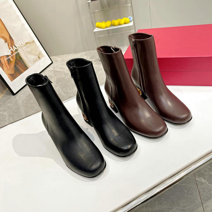 商品名称：ヴァレンティノ Valentino 26-VTJ22035　2022年秋冬最新入荷 ショートブーツ アンクルブーツ ミドルヒールシューズ カジュアルシューズ レディースシューズ