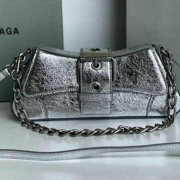 バレンシアガ BALENCIAGA 025-BA706LYS　2022年最新入荷 LINDSAY スモールショルダーバッグ チェーンポーチ ストラップ付き マグネット開閉 レディースバッグ