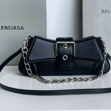 バレンシアガ BALENCIAGA 025-BA706PBK　2022年最新入荷 LINDSAY スモールショルダーバッグ チェーンポーチ ストラップ付き マグネット開閉 レディースバッグ