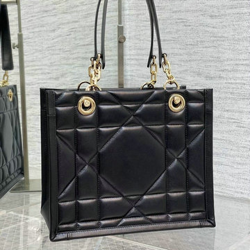 クリスチャンディオール CHRISTIAN DIOR 025-CD8720BK　2022年最新入荷 エッセンシャル スモール トートバッグ ハンドバッグ 肩掛け ショルダーバッグ