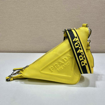 商品名称：プラダ PRADA 025-PD2VH155YL　2022年最新作 トライアングル サフィアーノレザーバッグ 斜め掛け ショルダーバッグ クロスボディバッグ ファスナー開閉式