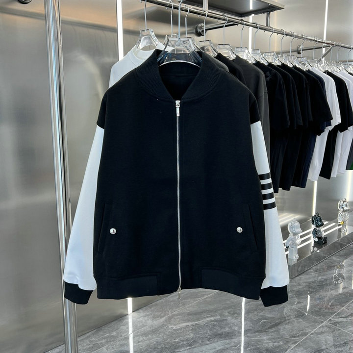 商品名称：トム ブラウン Thom Browne MS-WTTB22003　2022年秋冬最新入荷 ボンバージャケット ファスナークロージャー ベースボールコート 長袖 アウターコート ロングスリーブ