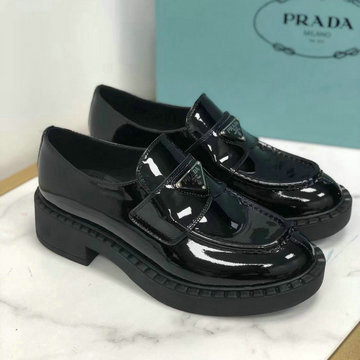 商品名称：プラダ PRADA MS-PDJ22001　2022年最新入荷 ローファーシューズ レディースシューズ フラットシューズ カーフレザー