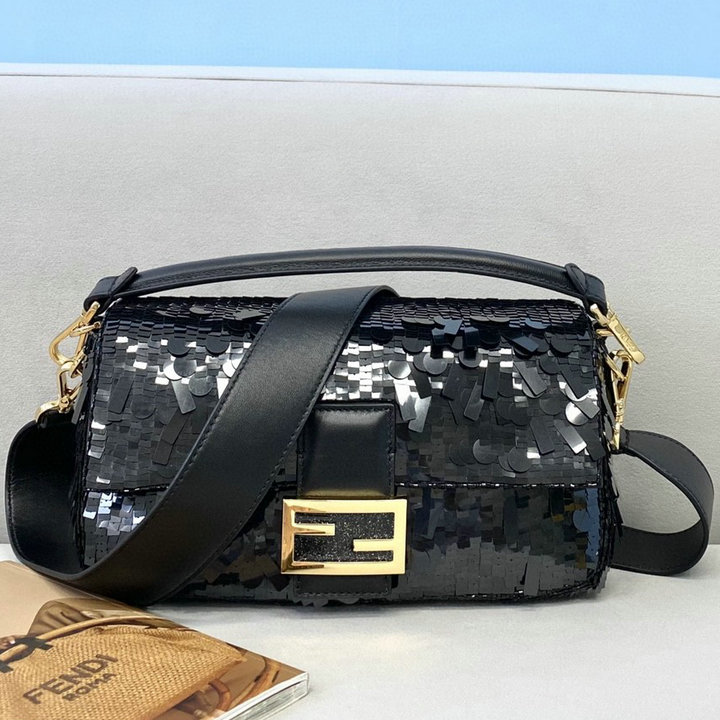 フェンディ FENDI 168-FD0127LBK　2022年最新入荷 バゲット トップハンドルバッグ 2way 斜め掛け ショルダーバッグ カーフレザー レディースかばん