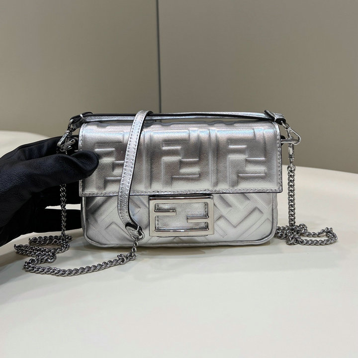 フェンディ FENDI 168-FD0135SYYS　2022年最新入荷 バゲット トップハンドルバッグ 2way 斜め掛け ショルダーバッグ カーフレザー レディースかばん