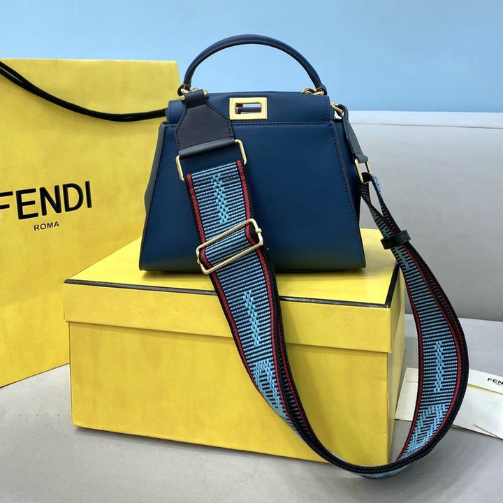 フェンディ FENDI 168-FD2121SLS　2022年最新入荷 ピーカブー トートバッグ トップハンドルバッグ ハンドバッグ 2way 斜め掛け ショルダーバッグ クロスボディバッグ