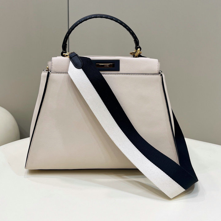 フェンディ FENDI 168-FD2125MPB　2022年最新入荷 ピーカブー トートバッグ トップハンドルバッグ ハンドバッグ 2way 肩掛け ショルダーバッグ クロスボディバッグ