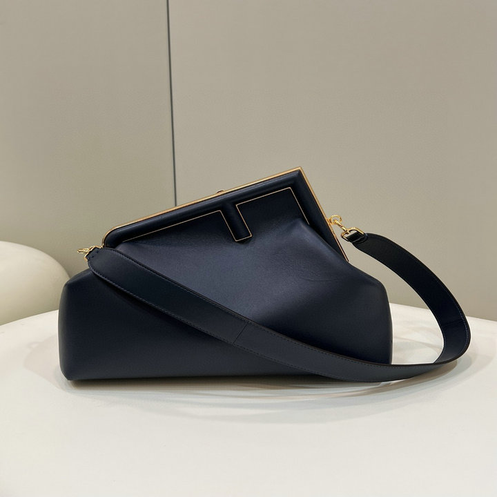 フェンディ FENDI 168-FD80018LPBL　2021年最新入荷 ファースト ミディアム 肩掛け ショルダーバッグ 2way クラッチバッグ 手持ちかばん レディースかばん