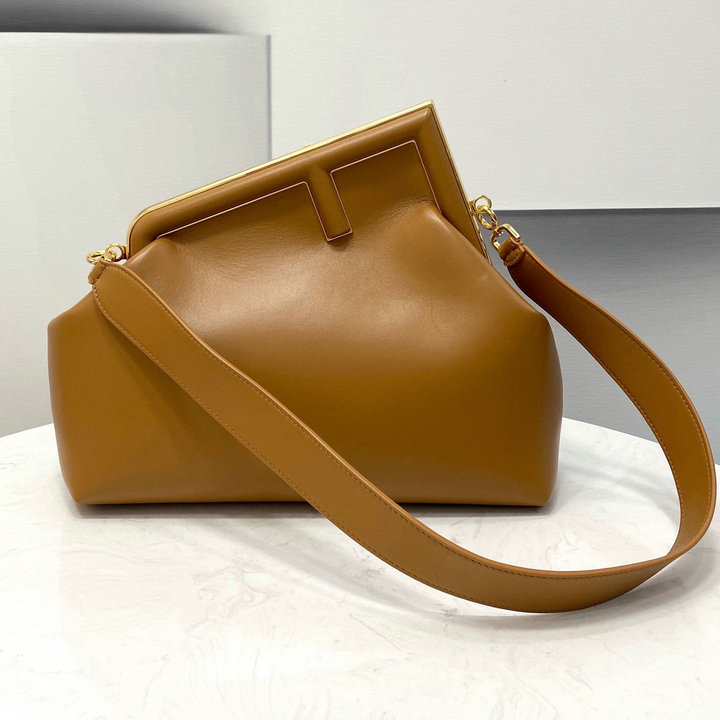 商品名称：フェンディ FENDI 168-FD80018LPKQ　2021年最新入荷 ファースト ミディアム 肩掛け ショルダーバッグ 2way クラッチバッグ 手持ちかばん レディースかばん