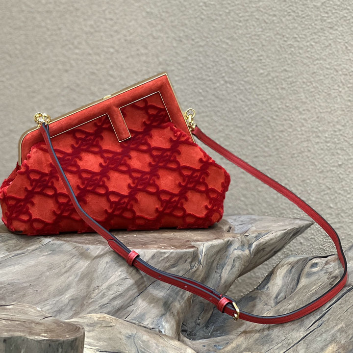 商品名称：フェンディ FENDI 168-FD80041RD　2021年最新入荷 ファースト ミディアム 肩掛け ショルダーバッグ 2way クラッチバッグ 手持ちかばん レディースかばん