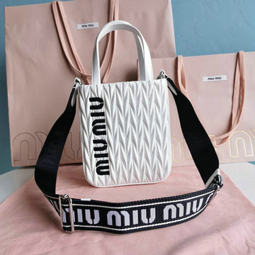 ミュウミュウ MIUMIU 99-MM5BA220PBS　2022年最新入荷 シーレ ハンドバッグ トップハンドルバッグ トートバッグ 斜め掛け ショルダーバッグ レディースかばん