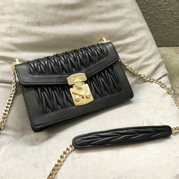 ミュウミュウ MIUMIU 99-MM5BD083ZBK　2022年最新入荷 コンフィデンシャル 斜め掛け ショルダーバッグ クロスボディバッグ レディースかばん マテラッセレザー