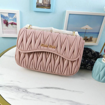 ミュウミュウ MIUMIU 99-MM5BD140ZFH　2022年最新入荷 斜め掛け ショルダーバッグ クロスボディバッグ レディースかばん マテラッセレザー
