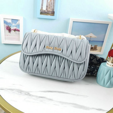 ミュウミュウ MIUMIU 99-MM5BD140ZQL　2022年最新入荷 斜め掛け ショルダーバッグ クロスボディバッグ レディースかばん マテラッセレザー
