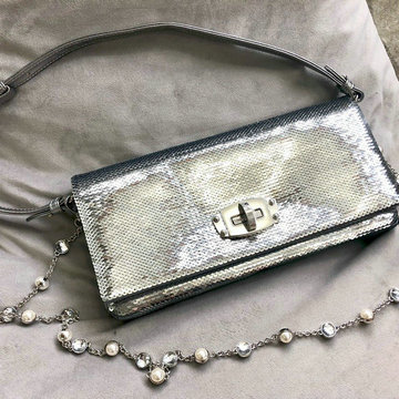 ミュウミュウ MIUMIU 99-MM5BD233LYS　2022年最新入荷 コンフィデンシャル ホーボーバッグ 肩掛け ショルダーバッグ クロスボディバッグ レディースかばん