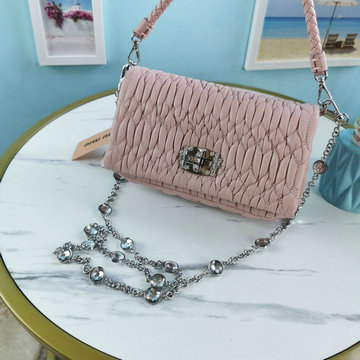 ミュウミュウ MIUMIU 99-MM5BH012QF　2022年最新入荷 ホーボーバッグ 肩掛け ショルダーバッグ レディースかばん マテラッセ レザー